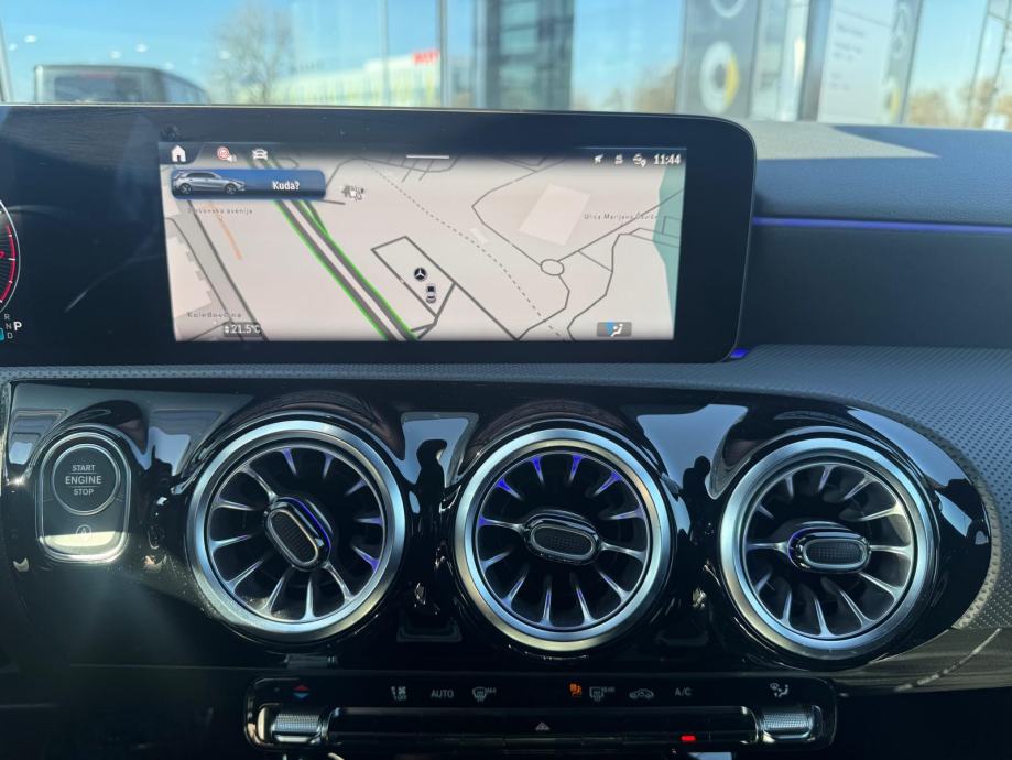mercedes-benz-a-klasa-220-4matic-amg-line-odmah-dostupno-slika-272580374