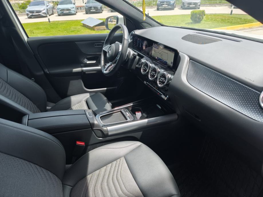 mercedes-benz-gla-200-d-2025-slika-277940570