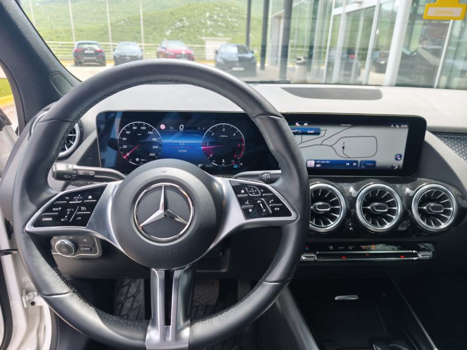 mercedes-benz-gla-200-d-2025-slika-277940576