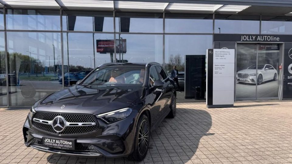 mercedes-benz-glc-300-d-amg-line-odmah-dostupno-slika-274182435